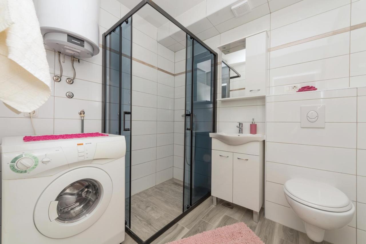 Apartment Strawberry Makarska