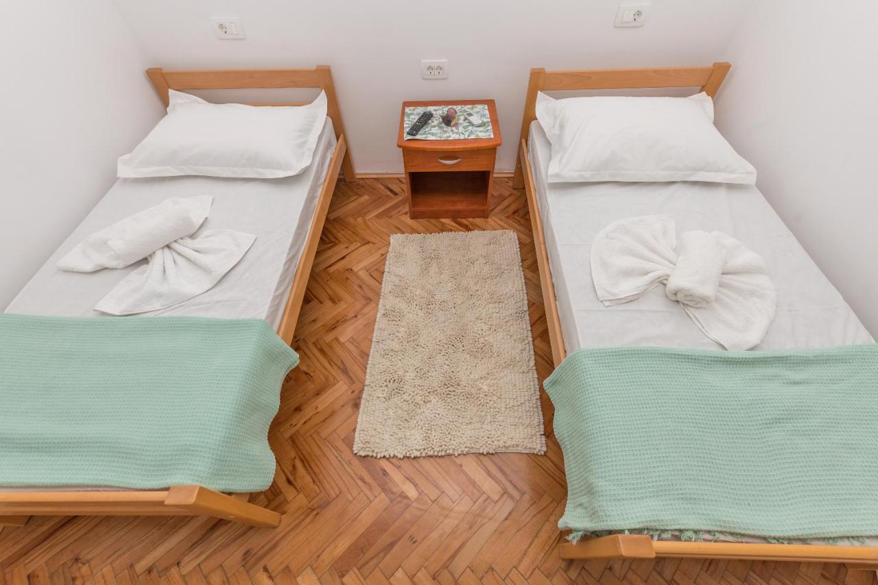 Apartment Strawberry Makarska