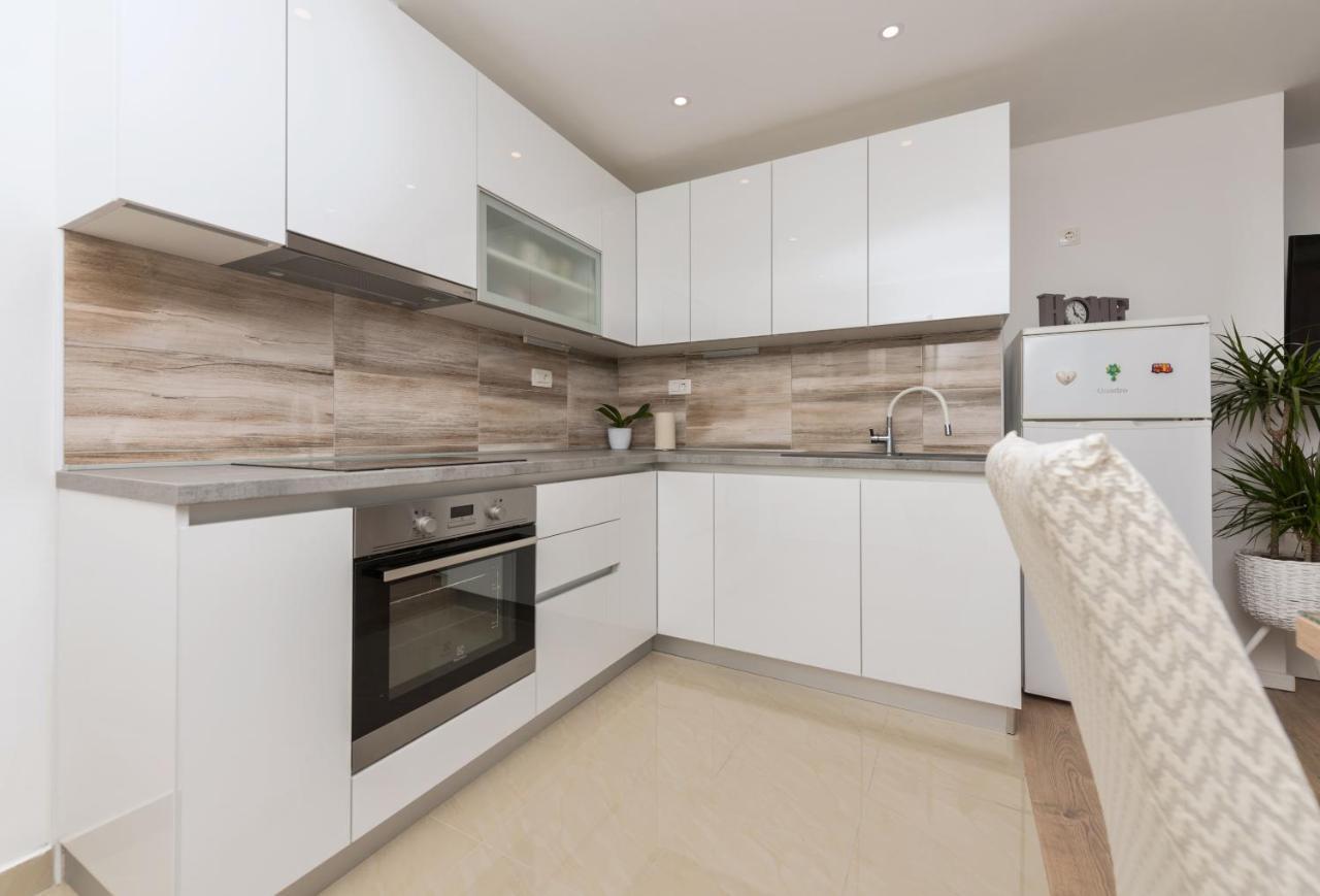 Strawberry Apartment Makarska